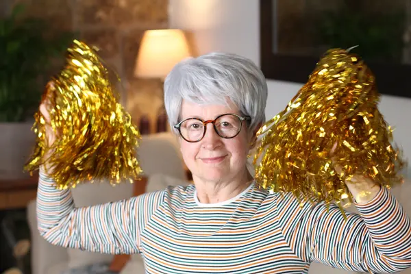 What awards show does Grandma look forward to each year?