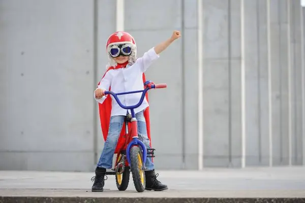 Why can't bikes stand up on their own?