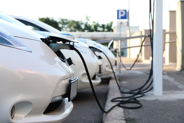 Why does everyone prefer to be around electric cars?