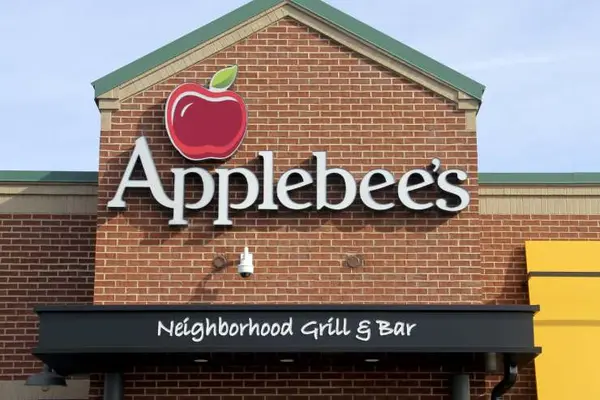 Which Star Wars® character works at Applebee's®?